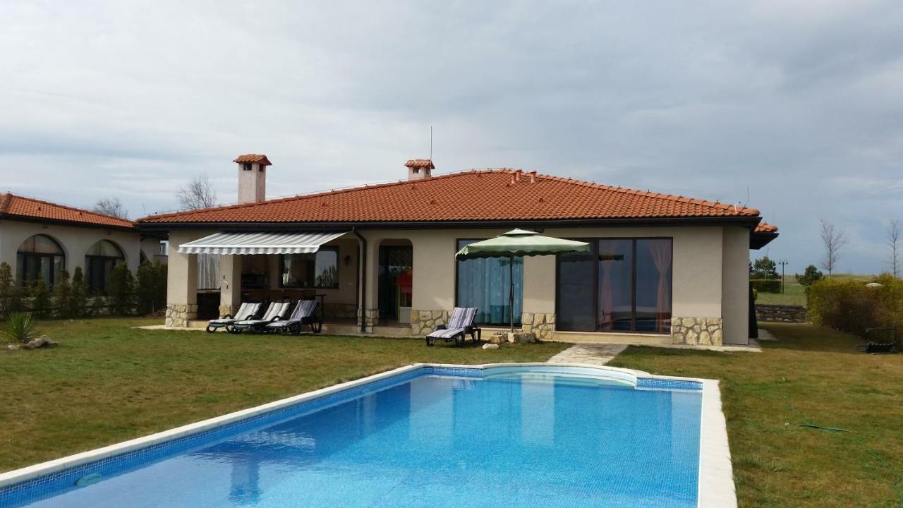 Private Villa 102 With Heated Pool In Blacksearama Baltsjik Eksteriør bilde
